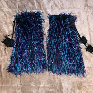 Black fluffies - iHeartRaves